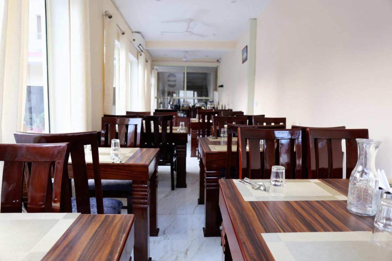Tapovan New Residency By Ftp Hotels Risikés Kültér fotó