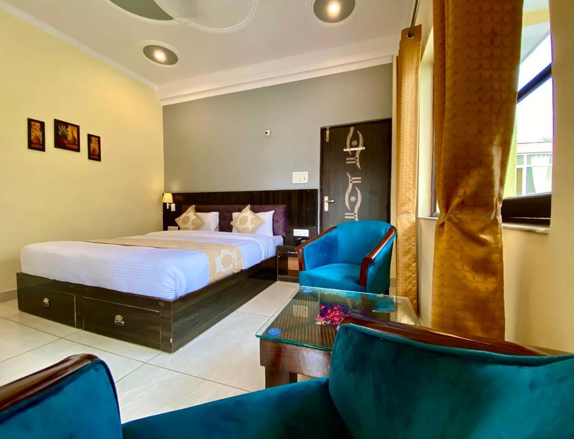 Tapovan New Residency By Ftp Hotels Risikés Kültér fotó
