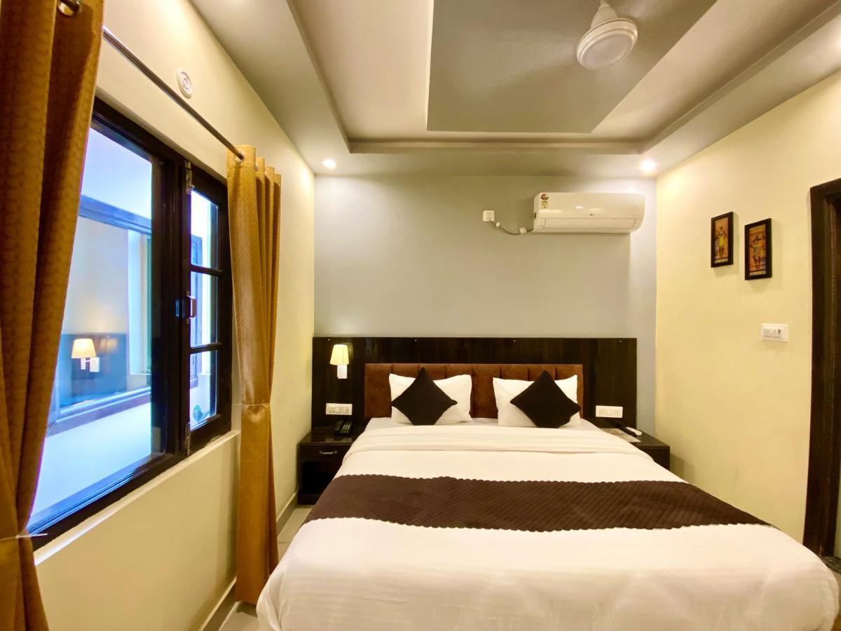 Tapovan New Residency By Ftp Hotels Risikés Kültér fotó