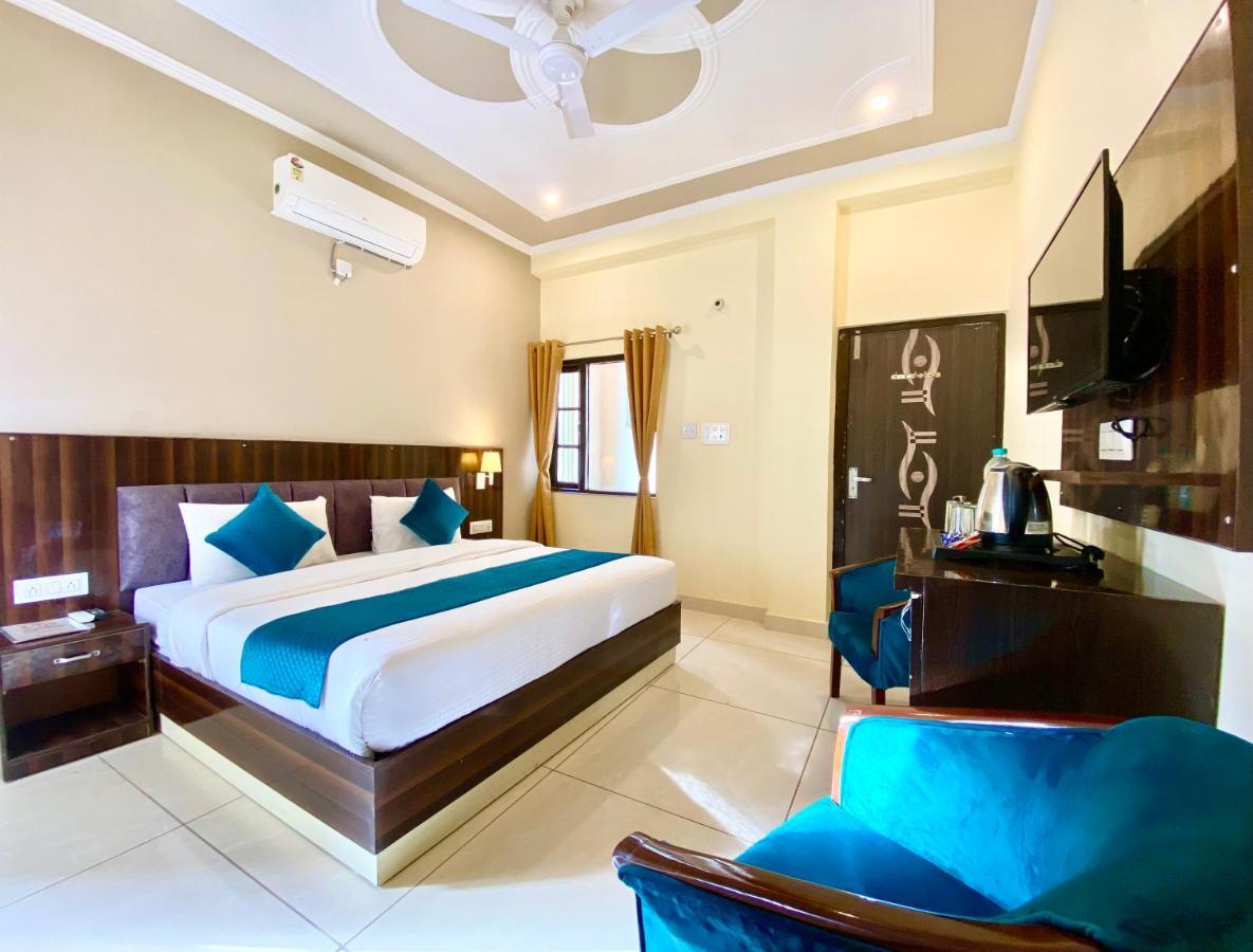 Tapovan New Residency By Ftp Hotels Risikés Kültér fotó